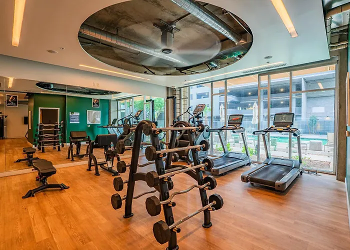 Unique 1bd -central Downtown - Gym, Pool, Parking *