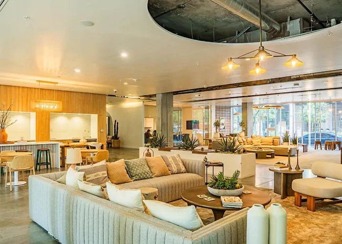Unique 1bd -central Downtown - Gym, Pool, Parking
